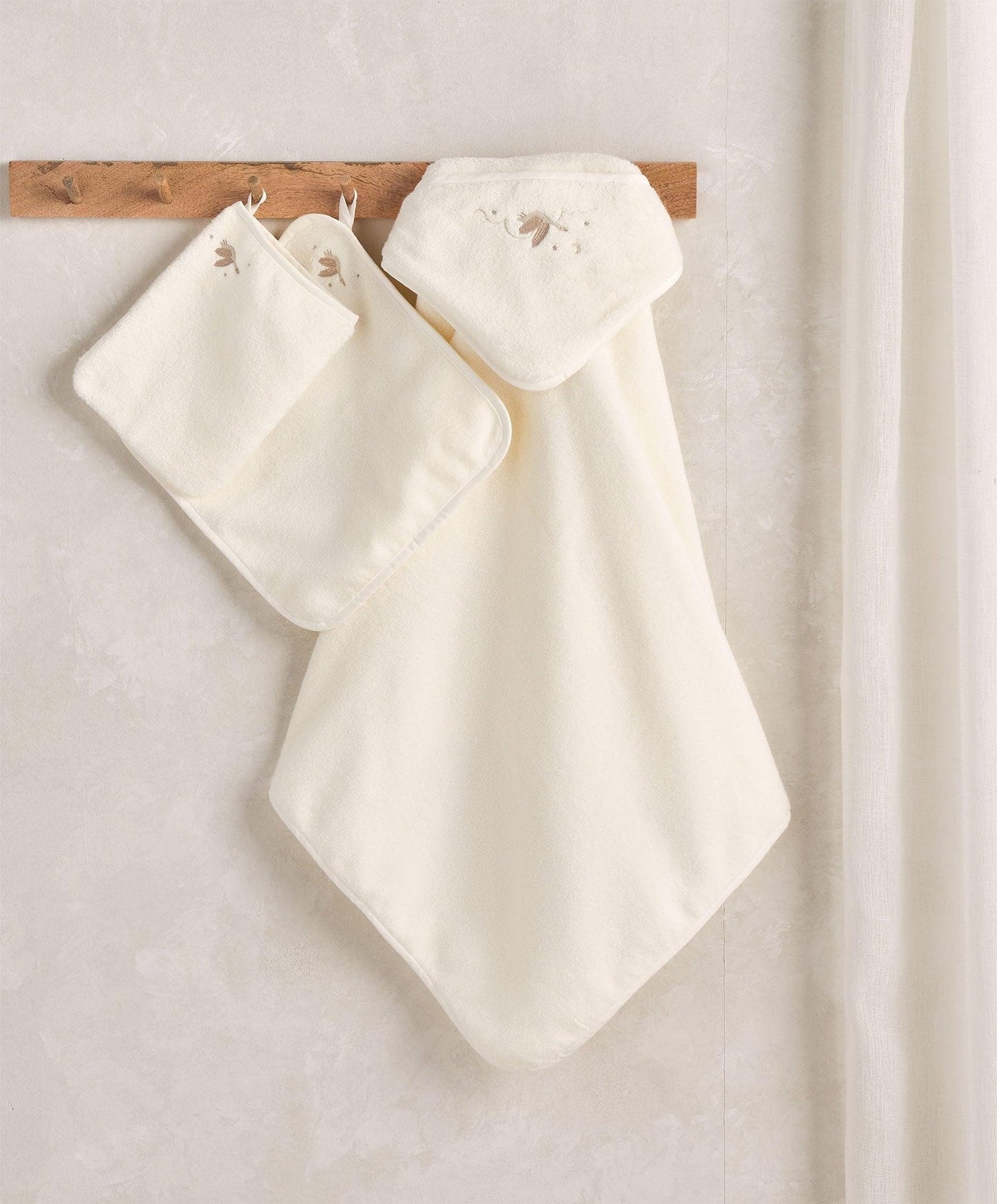 Mamas & Papas Baby Towelling Set Pack of 3 Welcome to the World Duckling | Mamas & Papas, Babies, Nursing, Towel