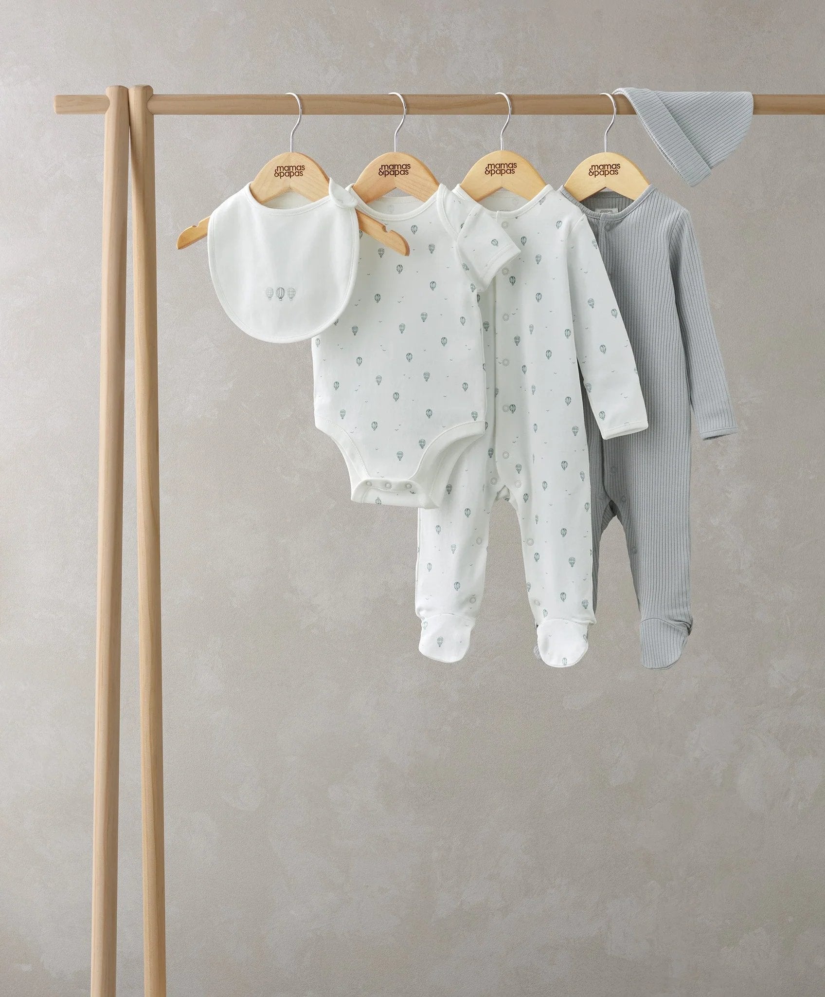 Mamas & Papas Hot Air Balloon Print Set (5 Pieces) | Mamas & Papas, Babies, Nursing, Set