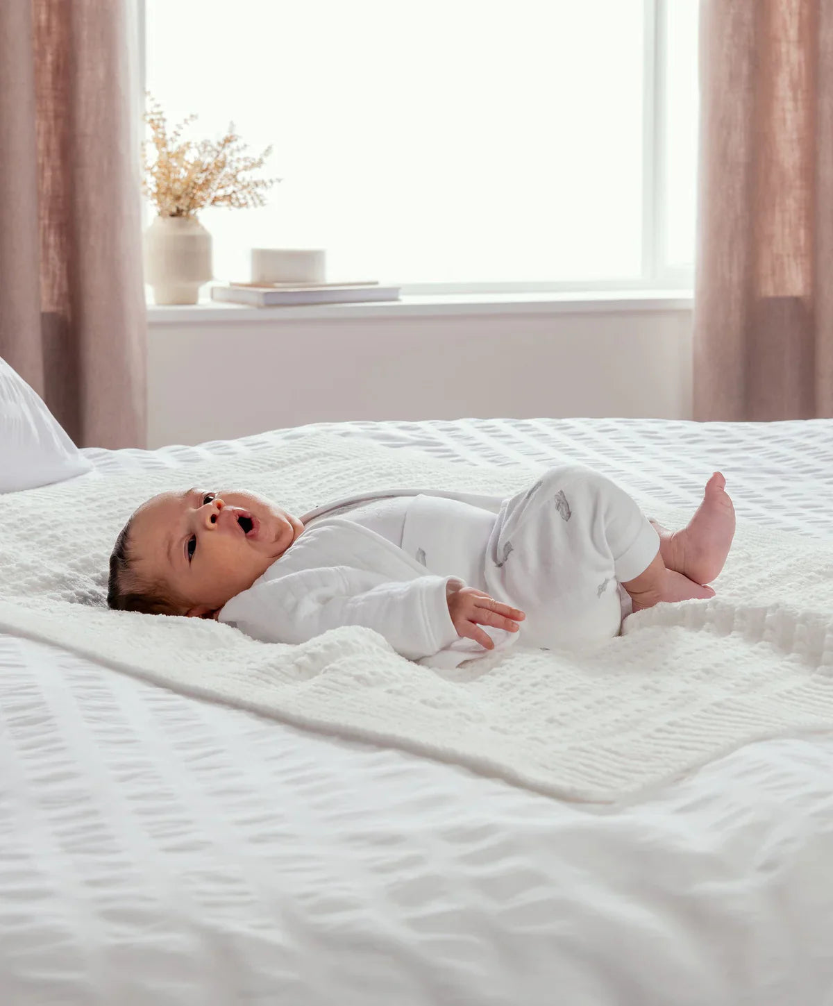 Ensemble veste matelassée, body et bas (3 pièces) – Imprimé lapin