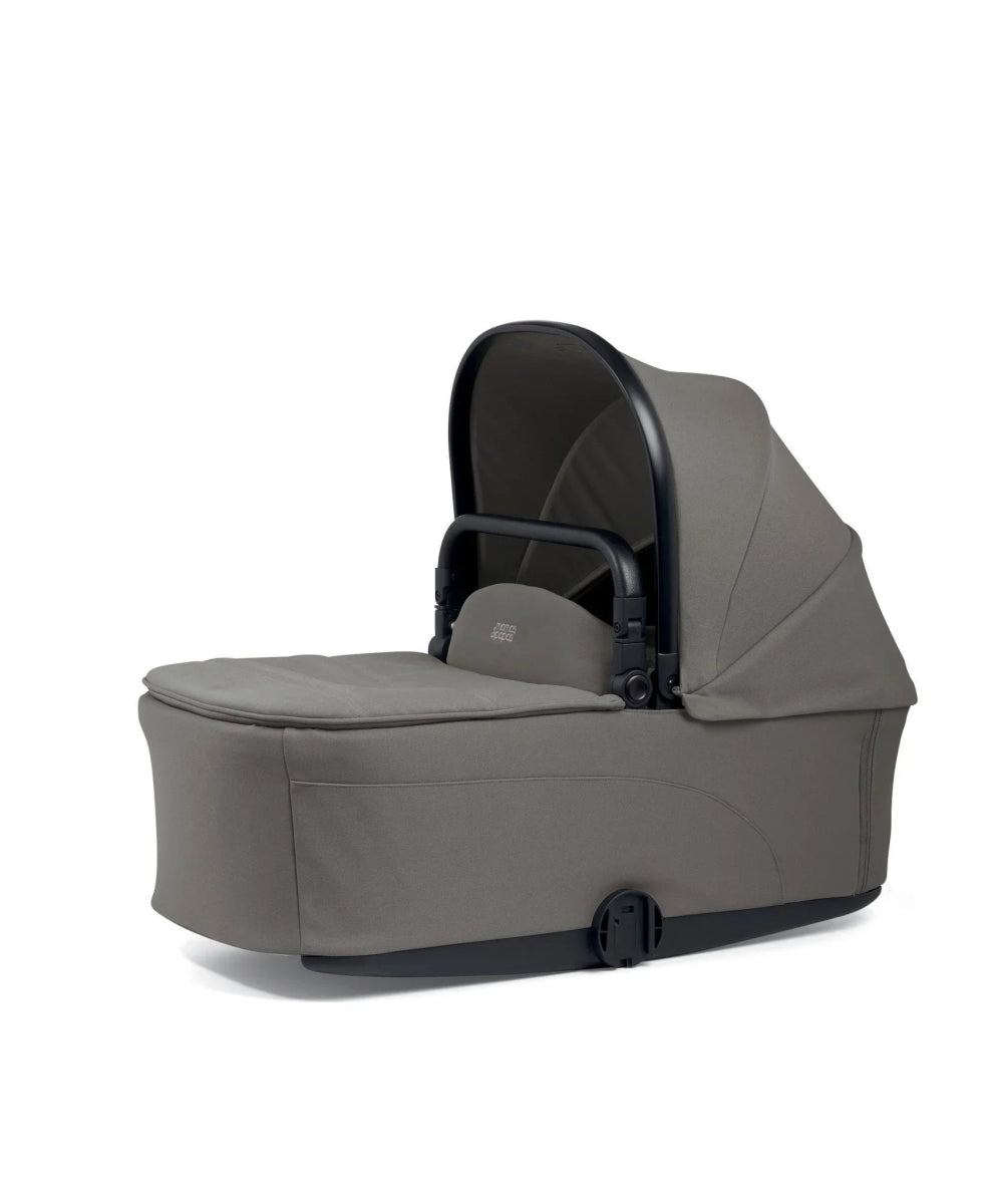 Vardo carrycot in gray with hood and padded base