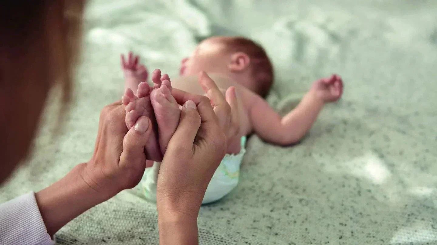 Your Guide To Newborn Baby Essentials - Mamas & Papas LB