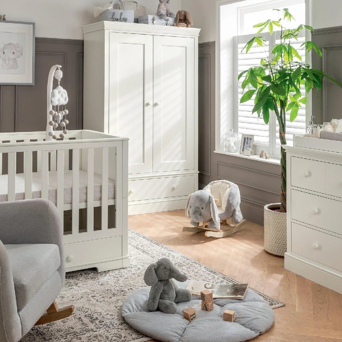 Meubles et chambre d'enfant