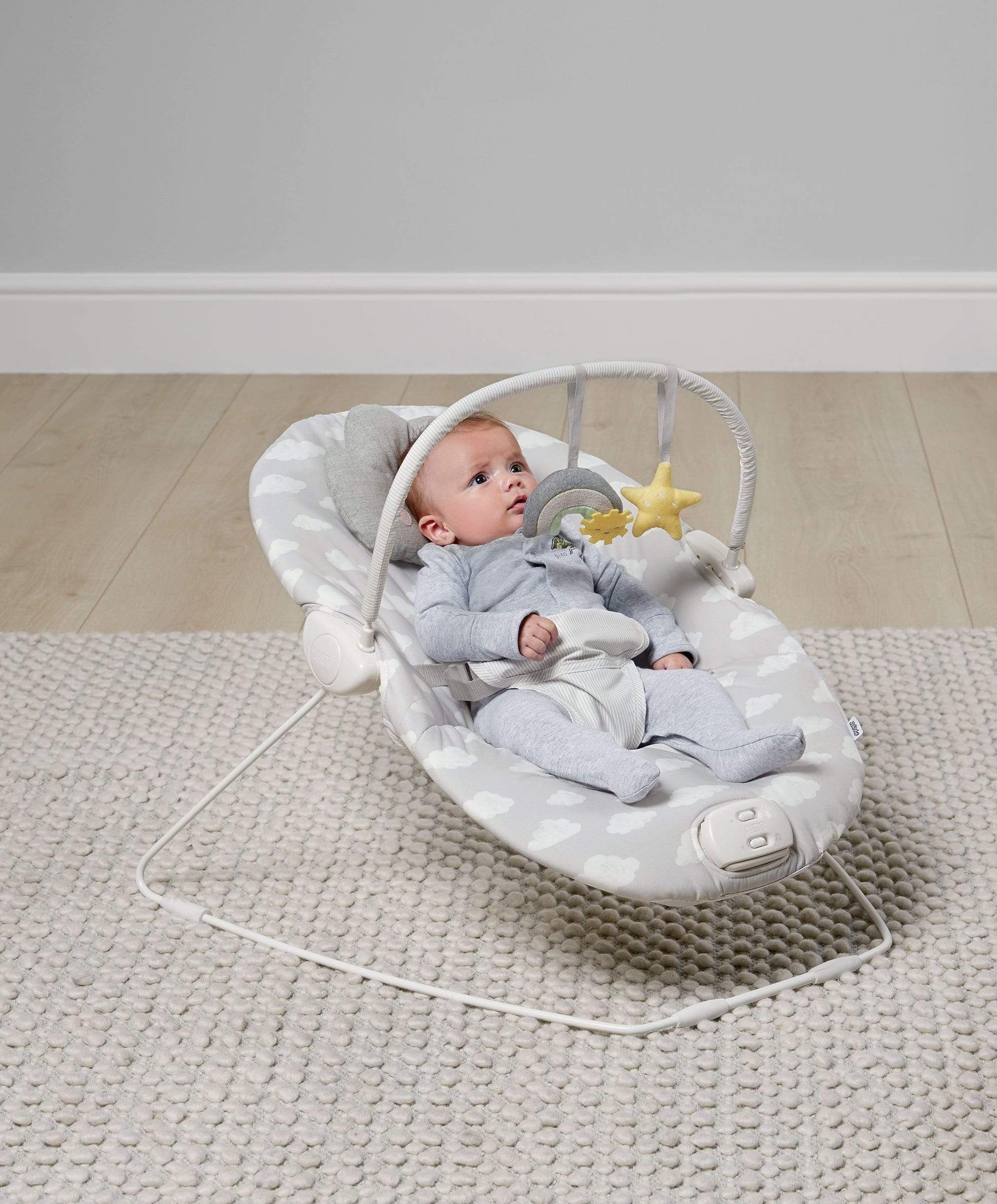 Mamas & Papas Capella Bouncing Cradle | Mamas & Papas, Babies, Nursing, Cradle