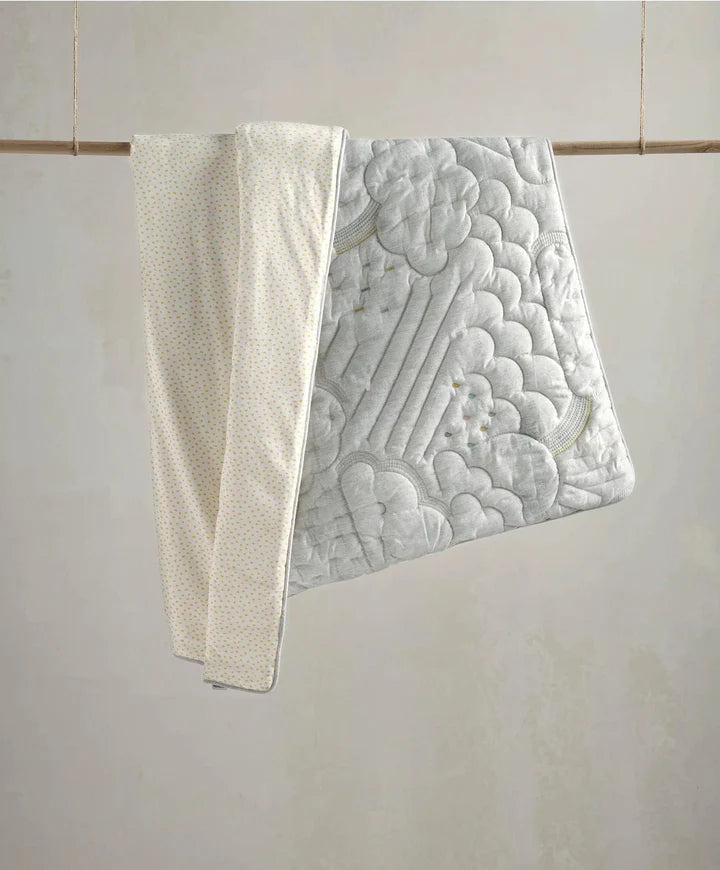 Mamas & Papas Welcome To The World Quilt - Cloud Bedding Cotbed | Mamas & Papas, Babies, Nursing, Quilt