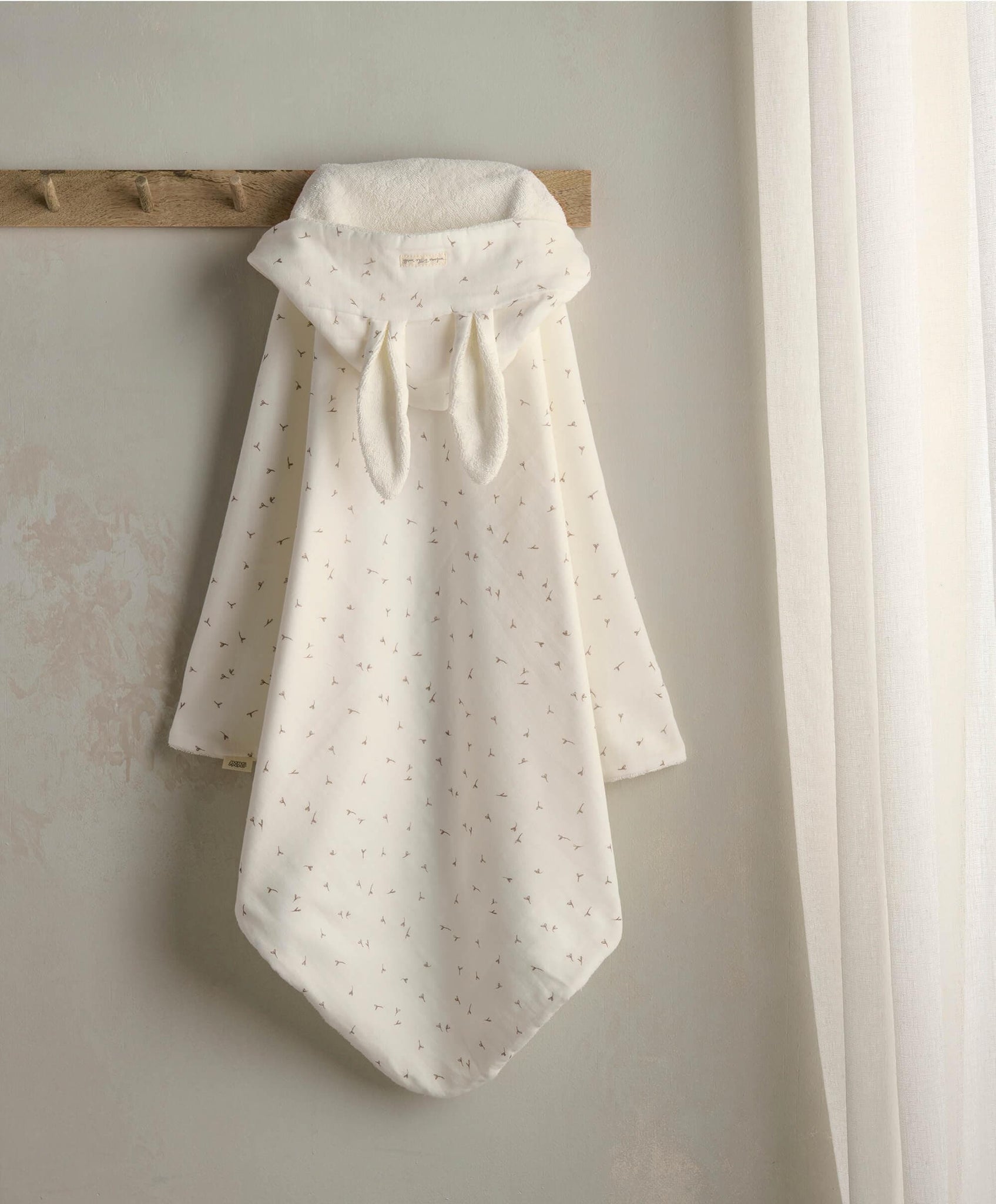 Mamas & Papas Welcome To The World Seedling Hooded Towel - White | Mamas & Papas, Babies, Nursing, Bath Towel