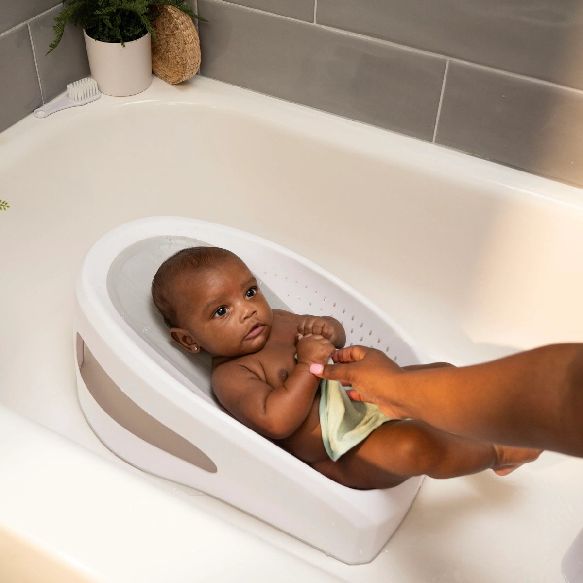 Easy Rinse Baby Bather | Bathtub | Ingenuity for Mamas & Papas LB - 6hr