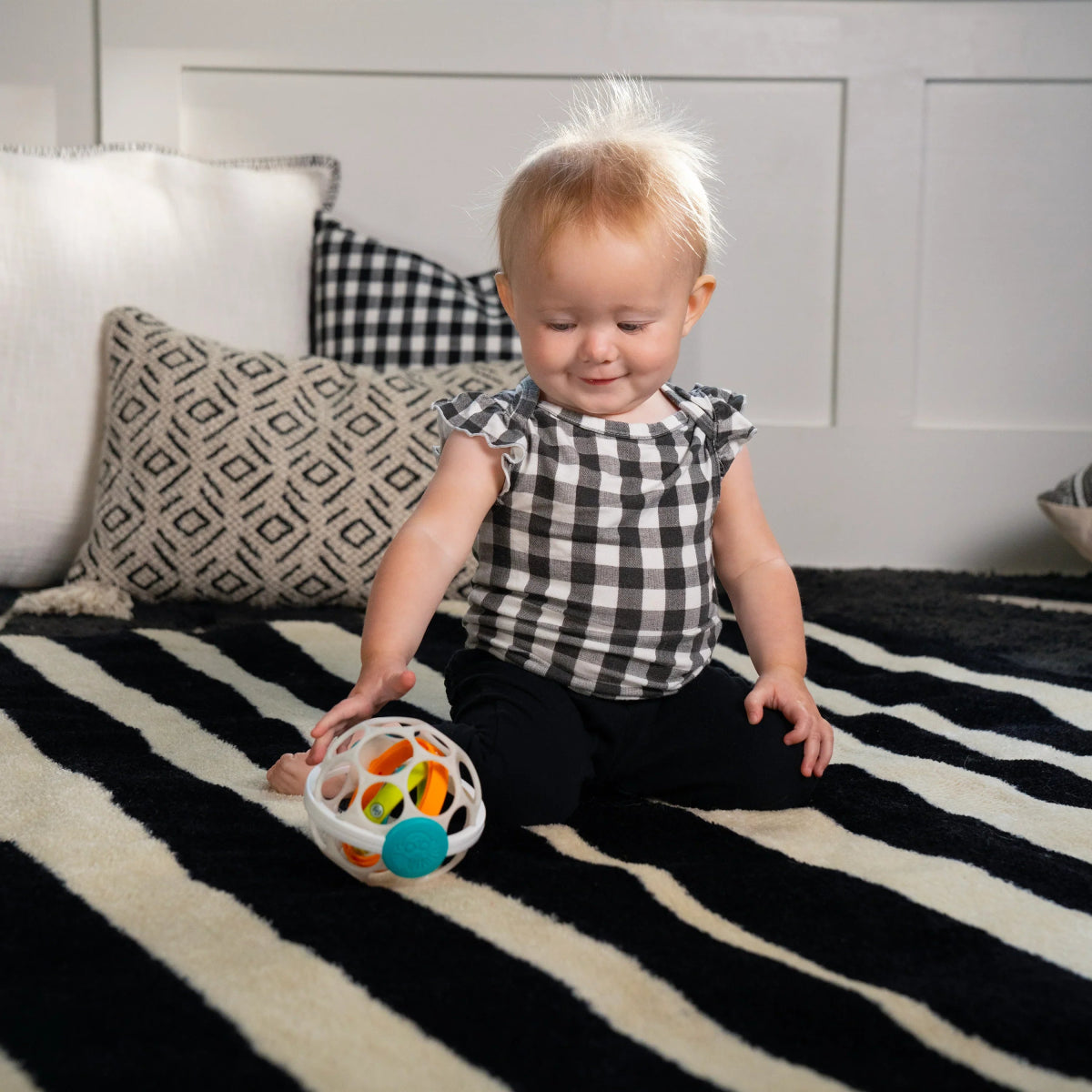 Grip & Spin Oball Rattle Toy | Rattle | Baby Einstein for Mamas & Papas LB - 6hr