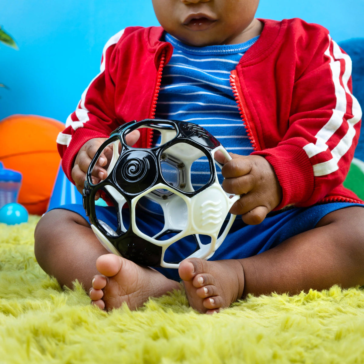 Grippin' Goals Rattle Ball - Black & White | Rattle | Bright Starts for Mamas & Papas LB - 6hr