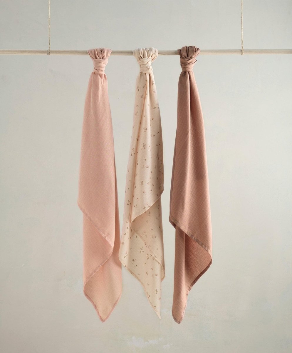 Large Muslin Cloths 3 Pack Welcome to the World Wildflower | Muslin Blanket | Mamas & Papas for Mamas & Papas LB - 6hr