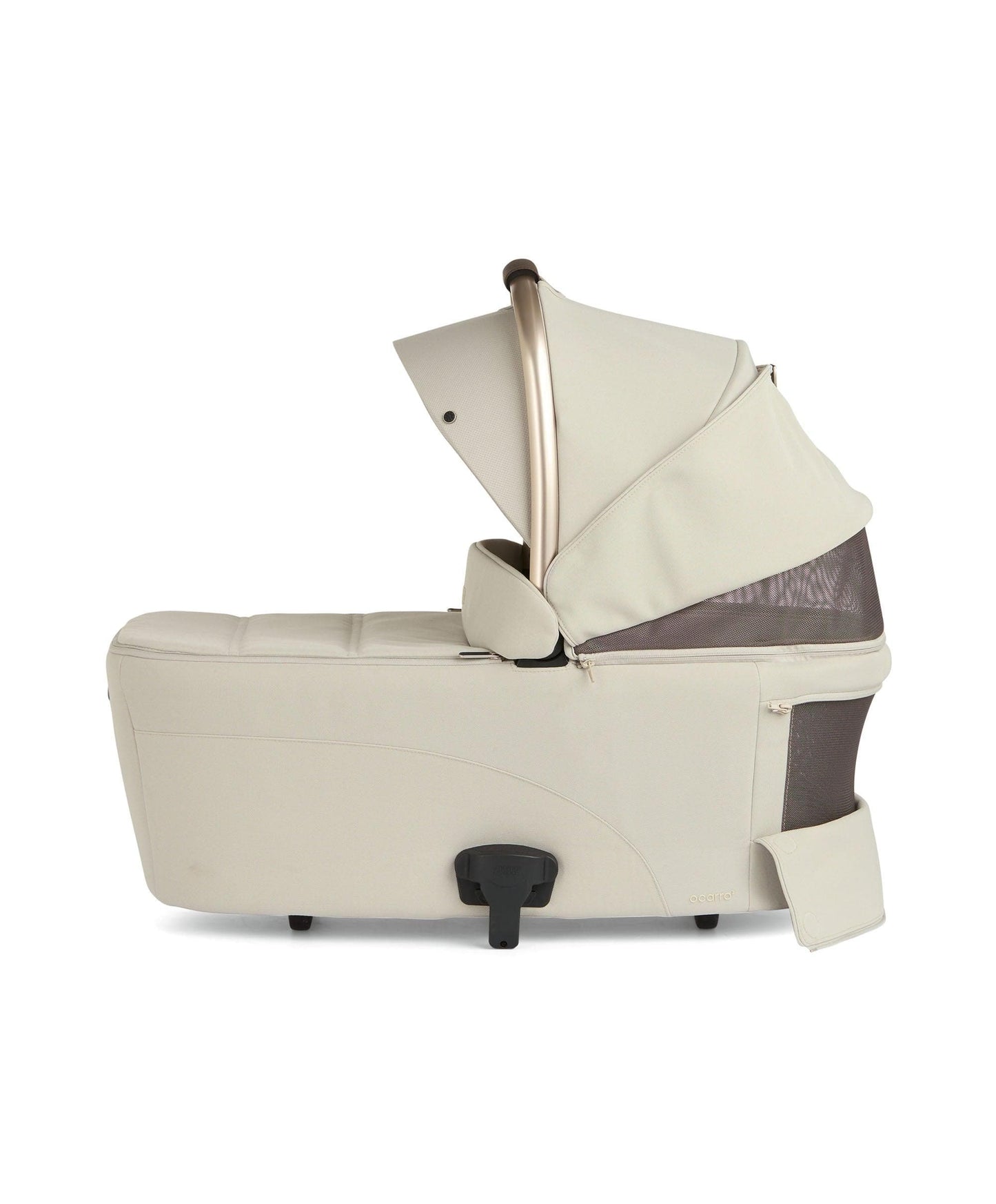 Ocarro 2 carrycot in cream with open hood and side pocket