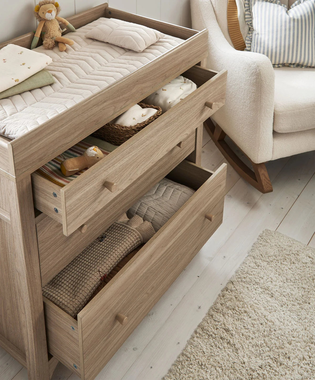 Barton Dresser Changer - Oak