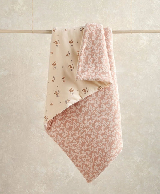Quilt (2.5 Tog) - Berry/ Peony | Quilt | Mamas & Papas for Mamas & Papas LB - 6hr