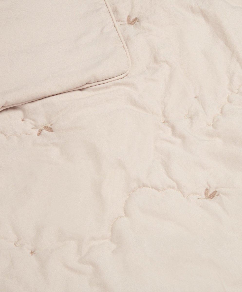 Quilt 4.0 Tog Welcome to the World Duckling Soft Taupe | Quilt | Mamas & Papas for Mamas & Papas LB - Baby Quilts & Blankets
