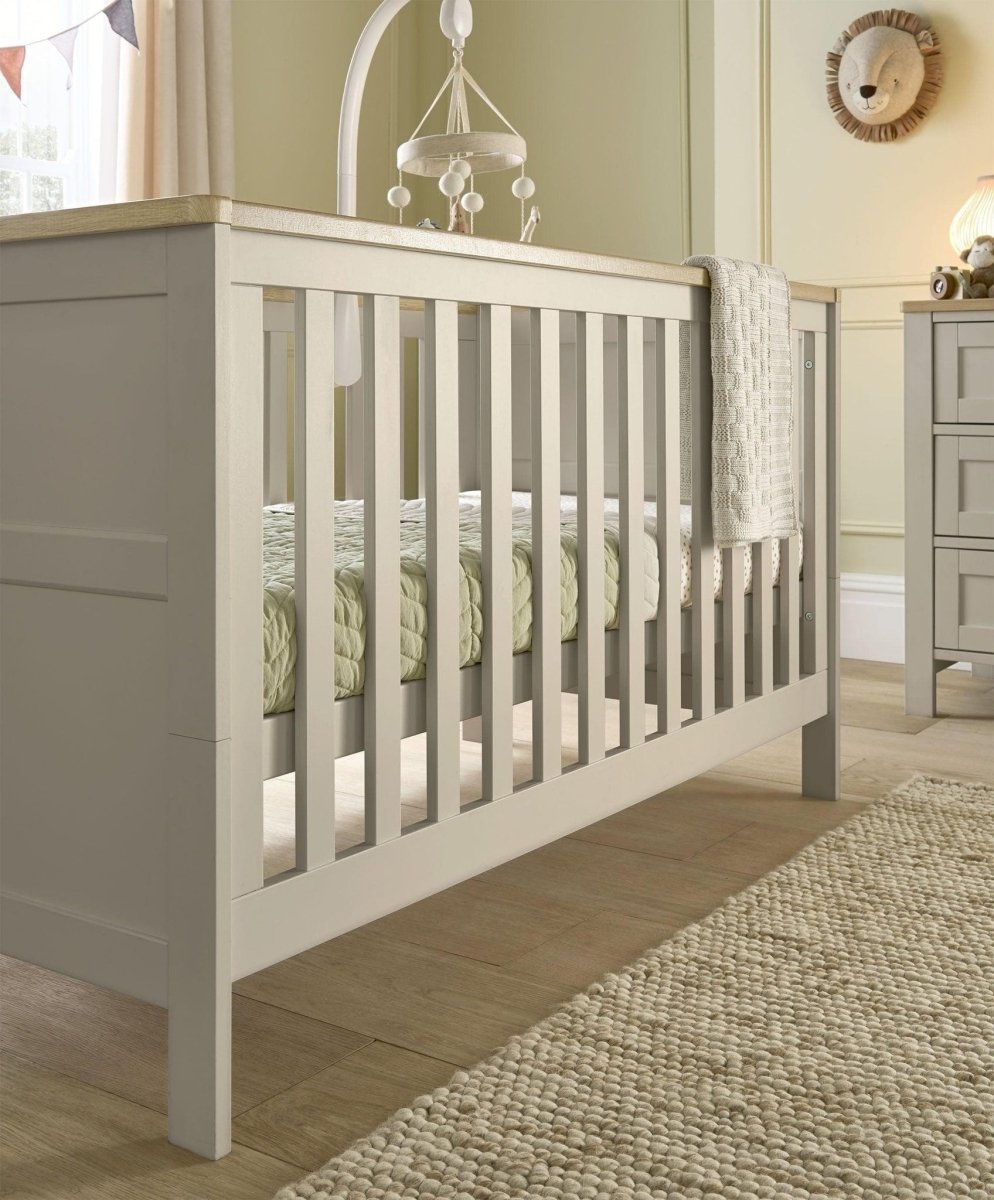 Wedmore Cotbed Pebble Grey | Cot | Mamas & Papas for Mamas & Papas LB - colorneed