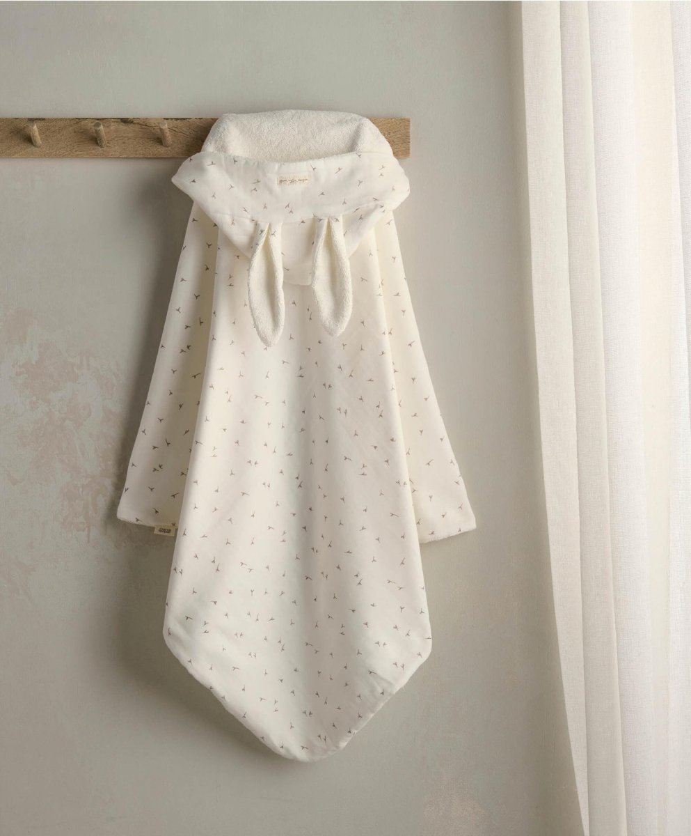 Welcome To The World Seedling Hooded Towel - White | Bath Towel | Mamas & Papas for Mamas & Papas LB - Baby Changing & Hygiene